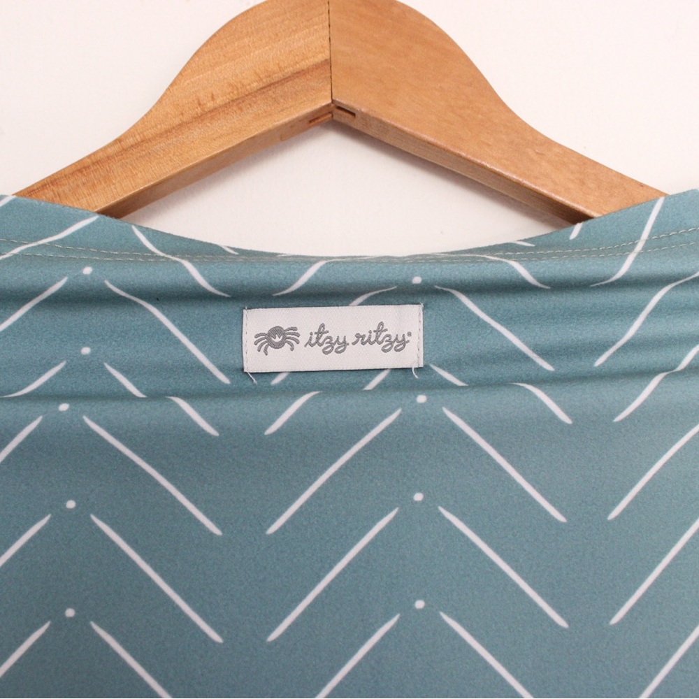 Itzy Ritzy Nursing Cover - Picture 3 of 4